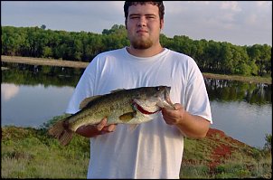 Click image for larger version

Name:	My Biggest Bass, 8-31-07, Weighed 5lbs..JPG
Views:	345
Size:	62.9 KB
ID:	1780