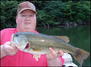 Click image for larger version

Name:	Claytorbigbass44.jpg
Views:	457
Size:	224.5 KB
ID:	3905