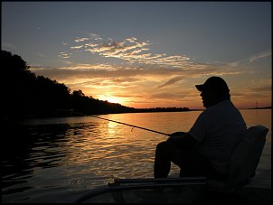 Click image for larger version

Name:	dusk on lake.jpg
Views:	404
Size:	56.4 KB
ID:	5356