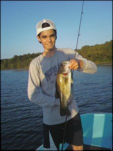 Click image for larger version

Name:	3 lb bass.jpg
Views:	256
Size:	43.4 KB
ID:	5758
