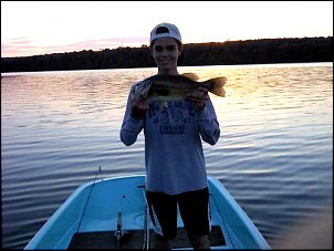Click image for larger version

Name:	same 4 lb bass.jpg
Views:	257
Size:	67.2 KB
ID:	5760