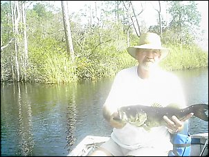 Click image for larger version

Name:	Dad's fish 9-2-06 002.jpg
Views:	390
Size:	147.9 KB
ID:	755